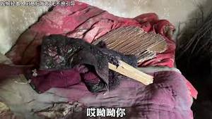 【家徒四壁】73岁大爷，除了一张破床、一床破被褥，什么都没有。