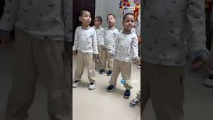 网络爆了！中国首父和100多个儿子的家庭春晚！大部分在美国出生！