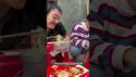 兄妹自小没了父母，是被大爹和么爸养大，现在残疾哥哥每天靠双手在大山里爬行放羊供妹妹上学，感动了无数网友！但缺了社会责任！